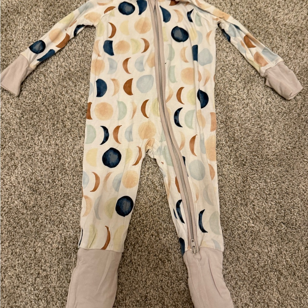 Little Sleepies Luna Neutral Zippy